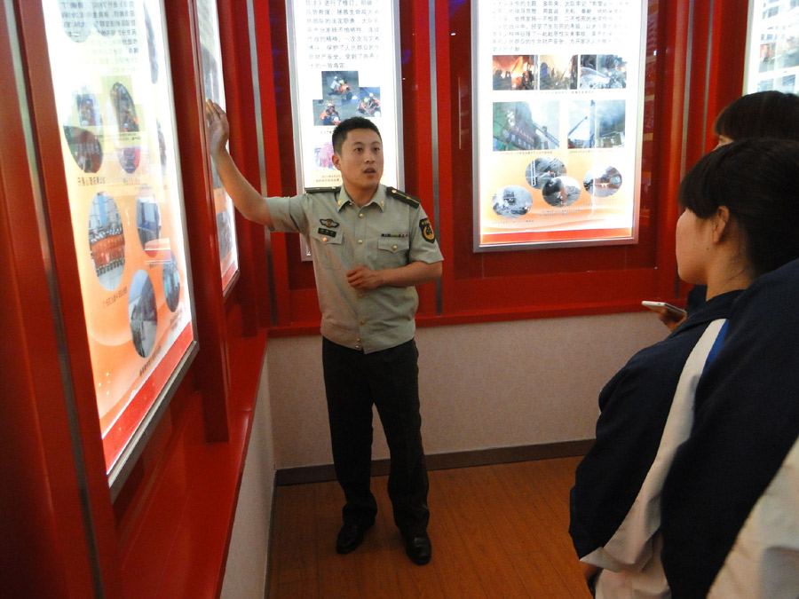 我院与营口开发区消防大队联合开展消防安全